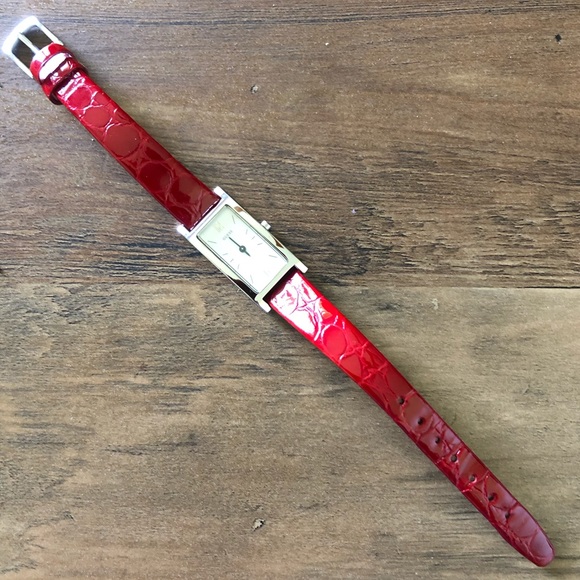 Guess Tank Style Watch W/Silver Tone Face & Red Croc Like Band - Picture 2 of 8